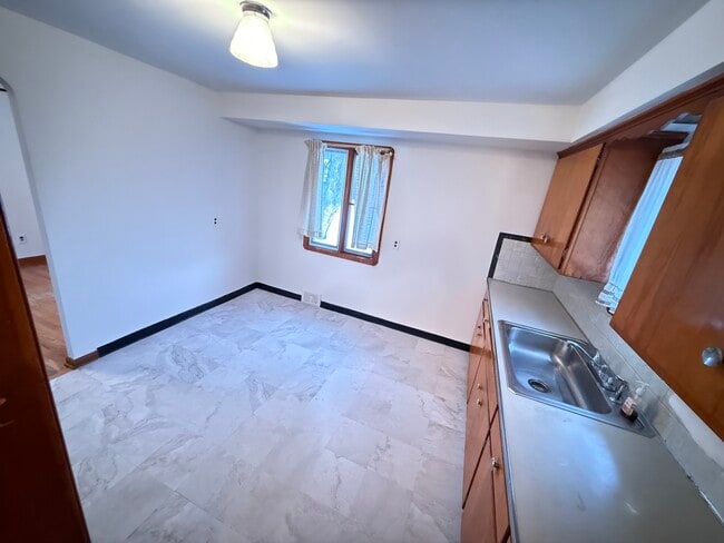 Foto del edificio - 4820 Green Rd