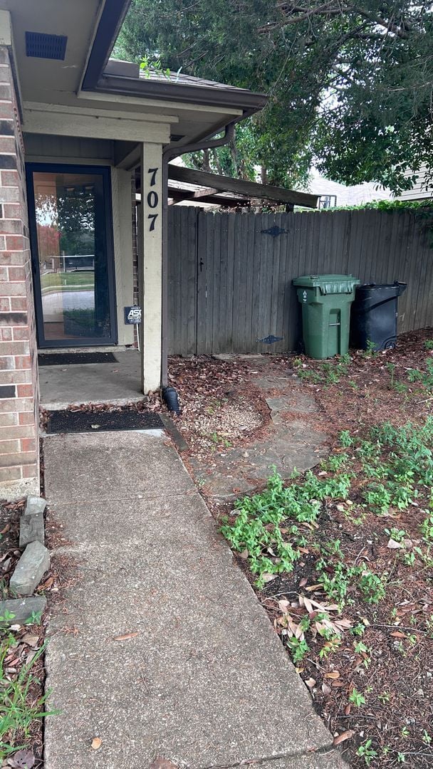 Photo - 707 Boyd Dr House