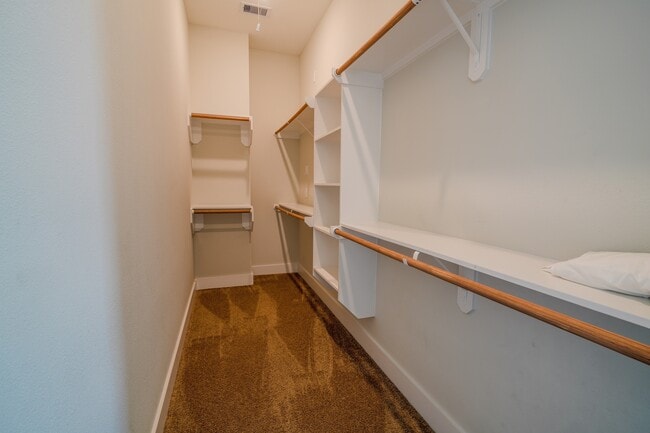 Building Photo - 615 Northew St