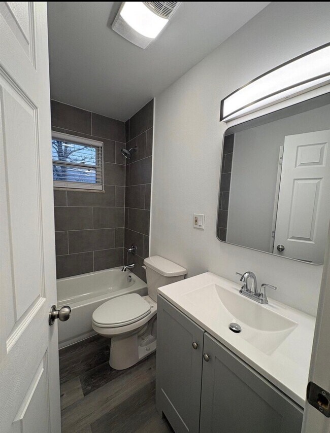 Foto del edificio - 2117 W 19th St