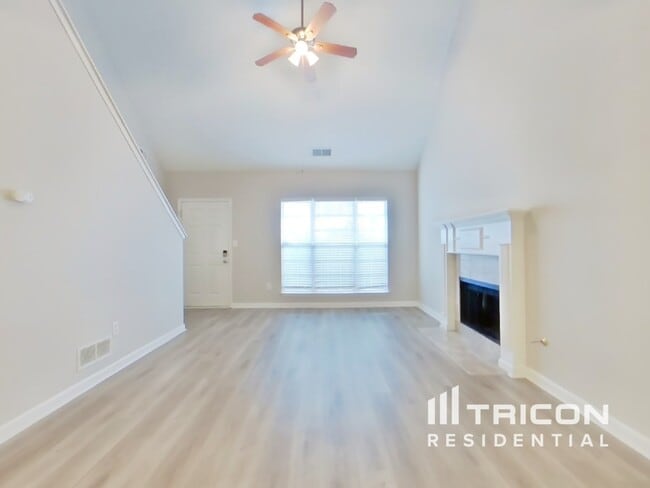 Building Photo - 107 Dumaine St