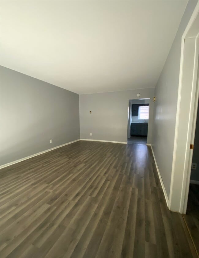 Foto del edificio - 214 S Bloomington St