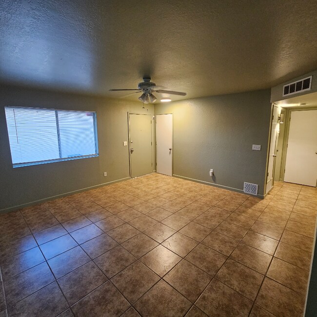 Building Photo - 1603 N Louis Ln