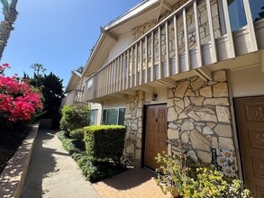 Building Photo - 3135 E Harbor Blvd