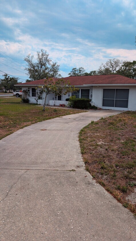 Foto del edificio - 8408 Keesler St