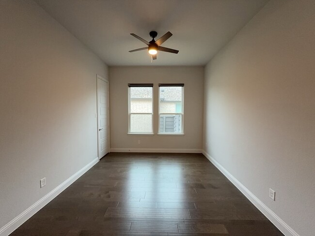 Building Photo - 7021 Lookout Ln