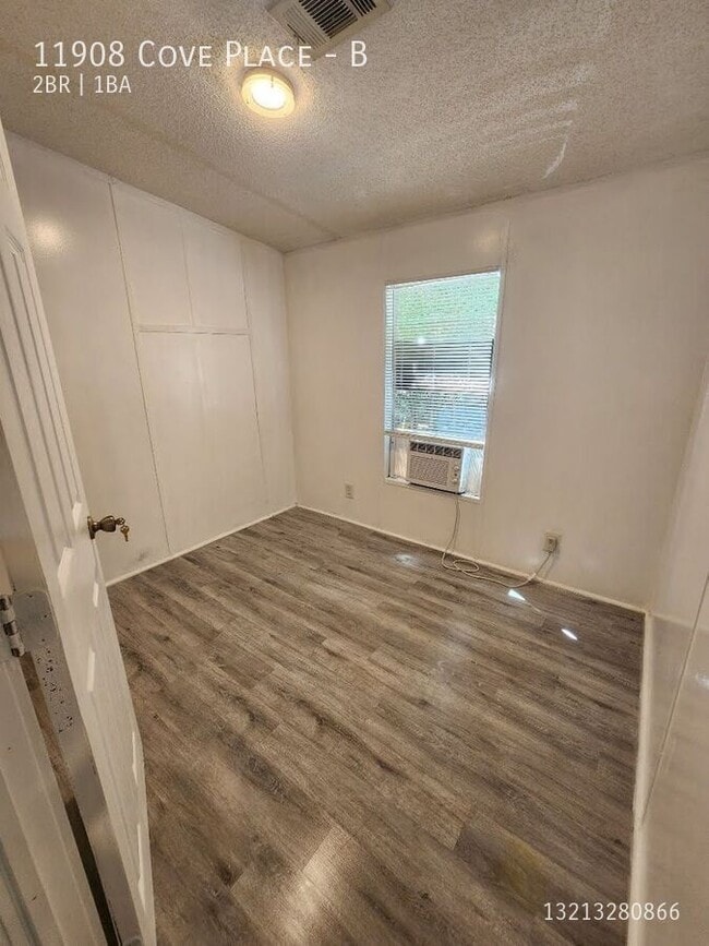 Building Photo - 11908 Cove Pl