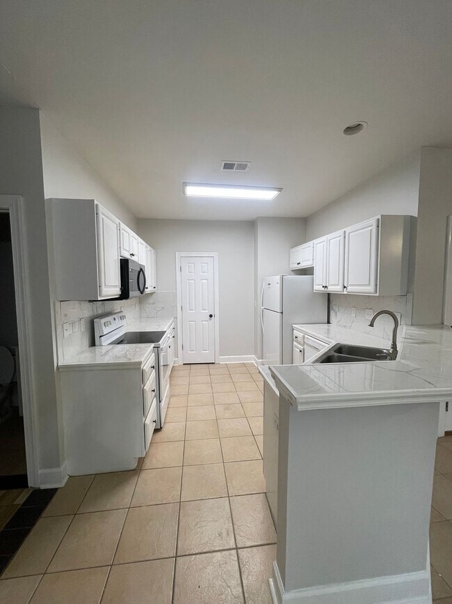 Foto del edificio - 259 Millcrest Dr