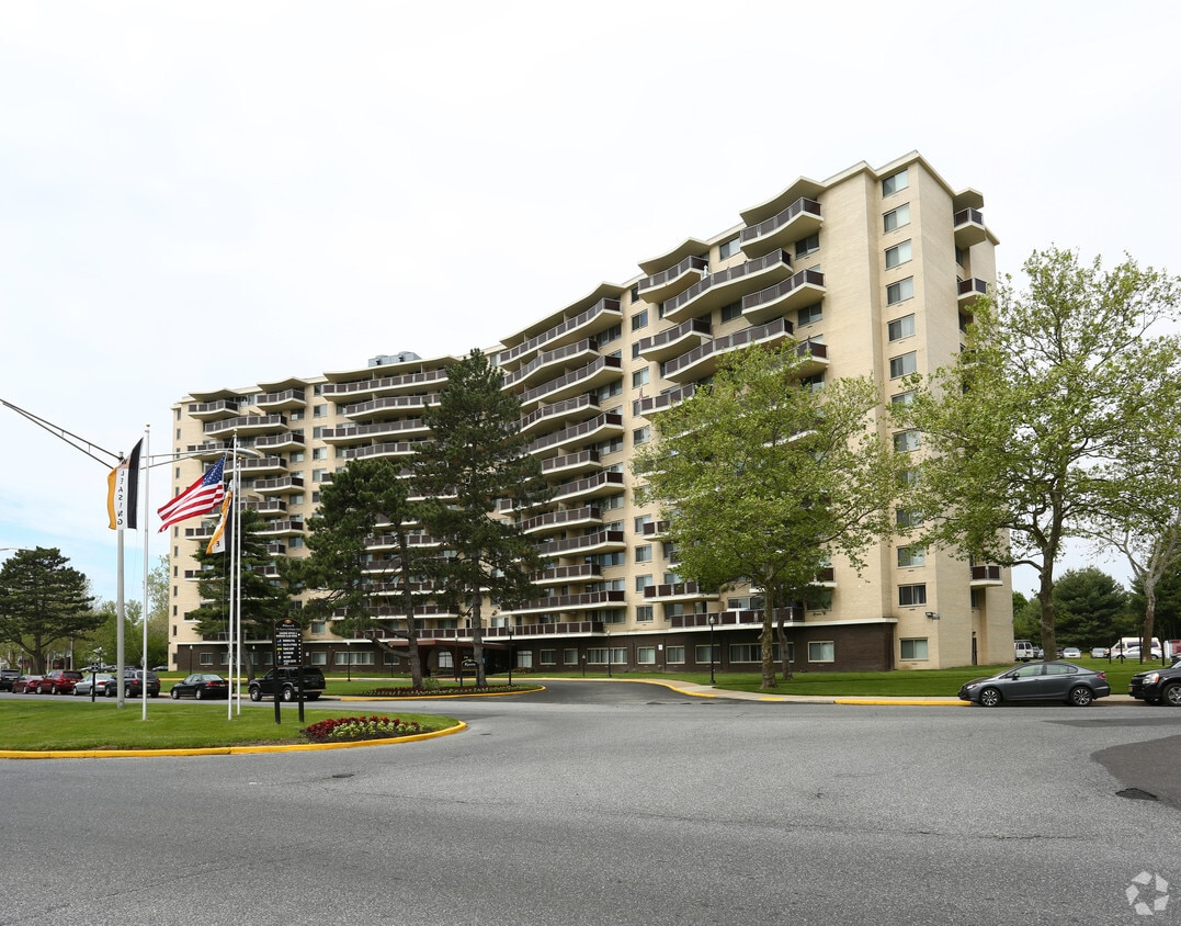 Primary Photo - Towers of Windsor Park Apartment Homes