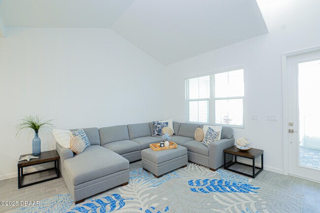 Foto del edificio - 467 Salty Lime Pl