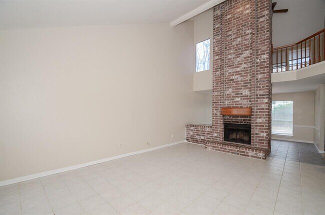 Foto del edificio - 1722 Foxlake Dr