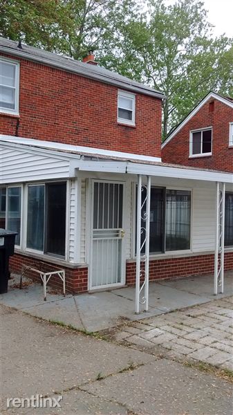Building Photo - 17636 Avon Ave