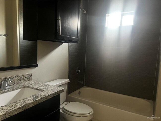 Foto del edificio - 9 Teak Dr