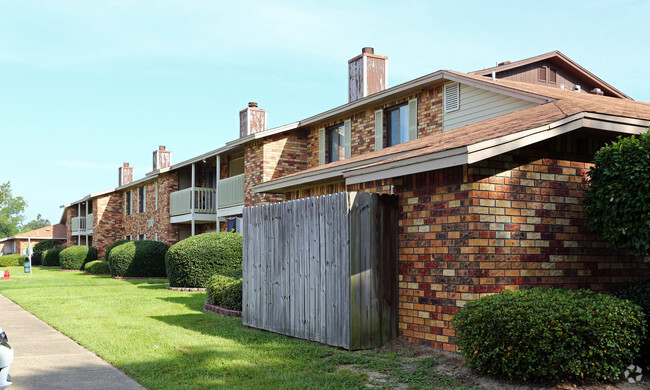 Foto del edificio - Briarwood Condominiums