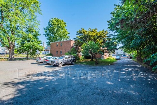 Foto del edificio - 353 Main St