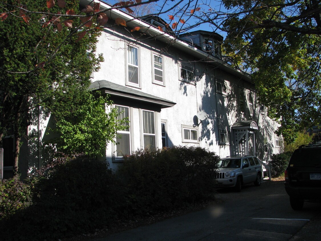 side of bldg - 116 N State St