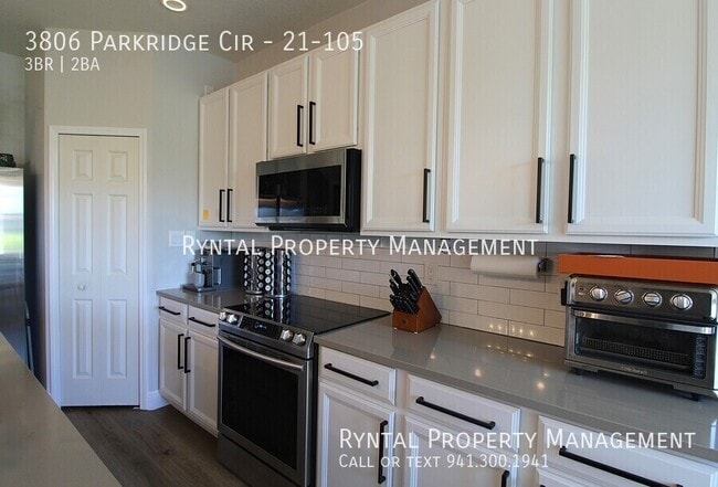 Building Photo - 3806 Parkridge Cir