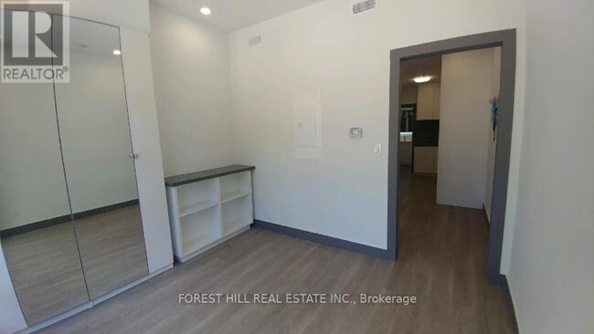 Building Photo - 1213 Dundas St W