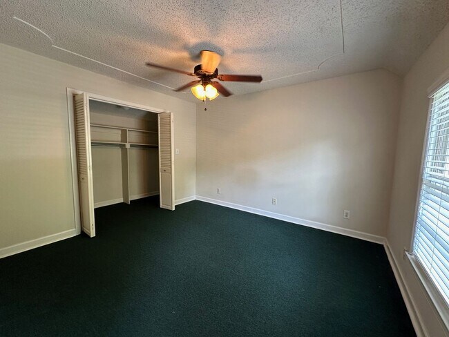 Building Photo - 840 Hickman Rd