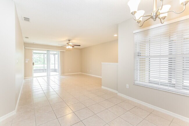 Foto del edificio - 2221 Heathwood Cir