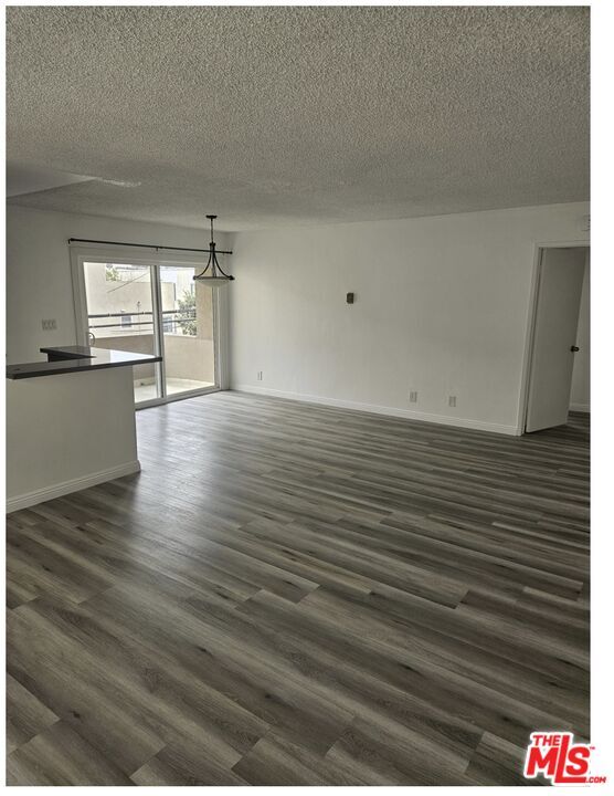Foto principal - 11924 Montana Ave