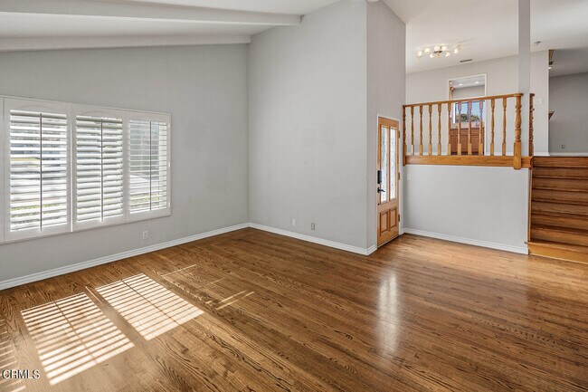Building Photo - 1225 Valencia Way
