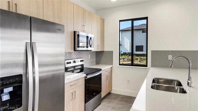Foto del edificio - 5265 Lamone Ln