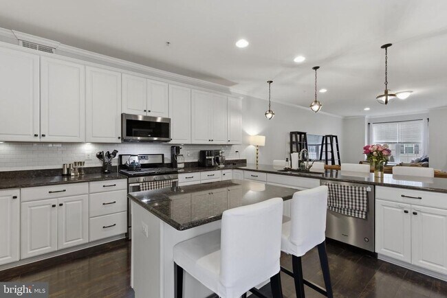 Foto del edificio - 7722 Dagny Wy