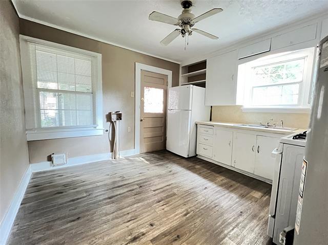 Building Photo - 718 Coit St