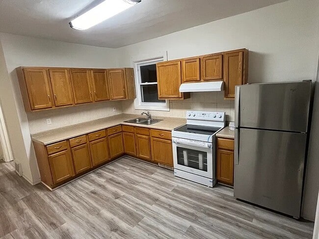 Building Photo - 3938 N Christiana Ave