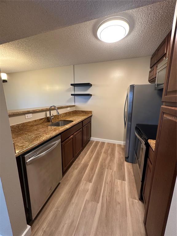 Building Photo - 455 Alt 19
