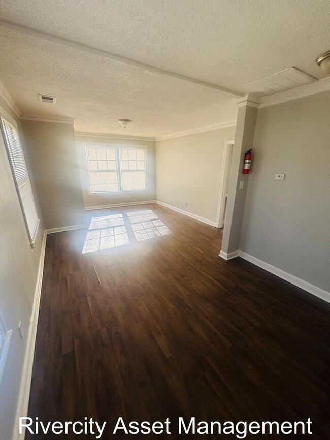 Building Photo - Spacious and Beautiful Renovated Home In Nutbush Area!!