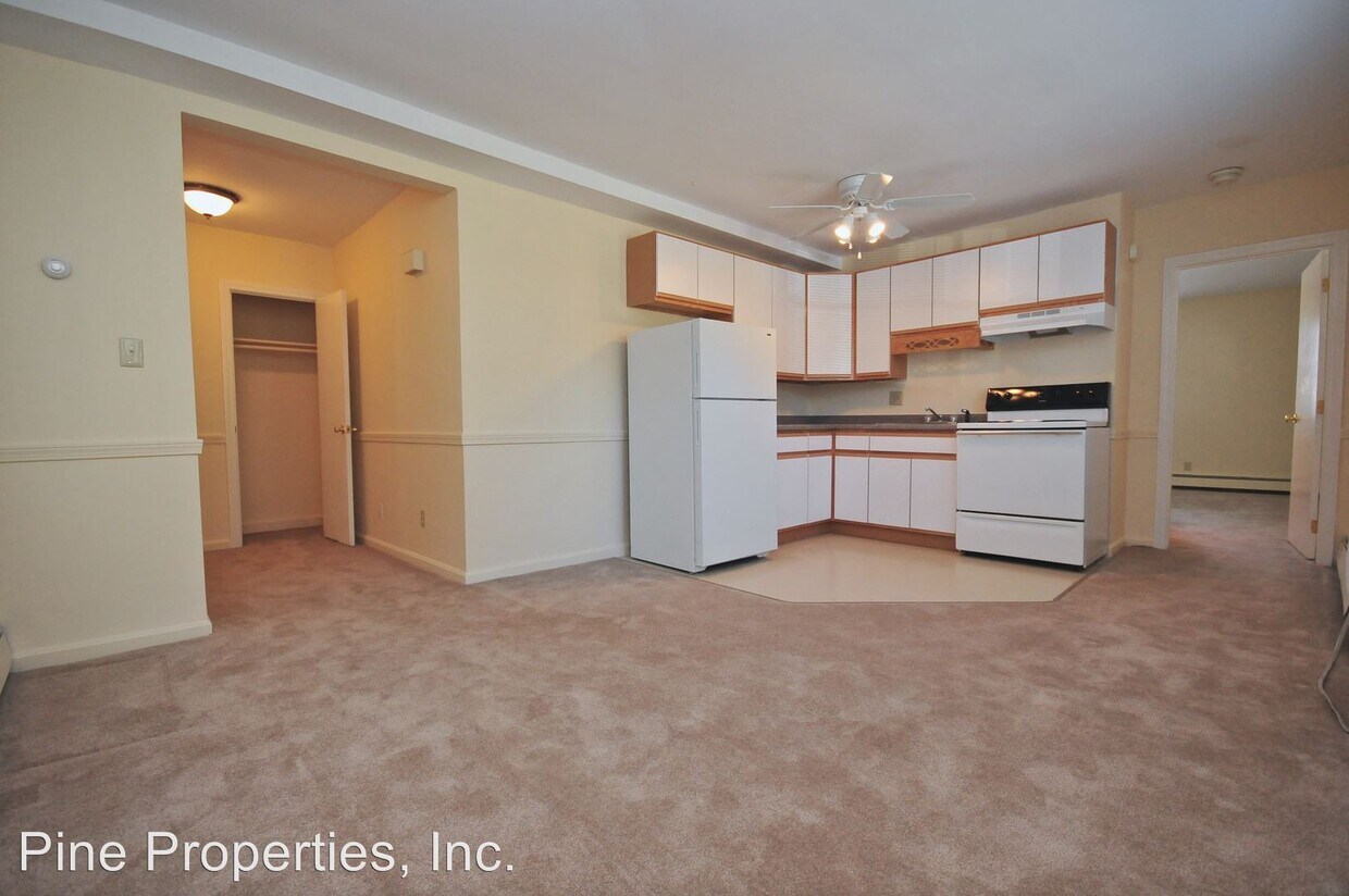 277287 Pine St, Lowell, MA 01851 Room for Rent in Lowell, MA
