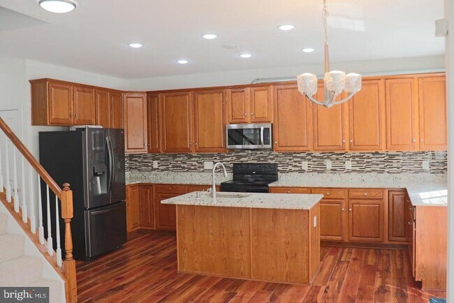 Foto del edificio - 8140 Gilroy Dr