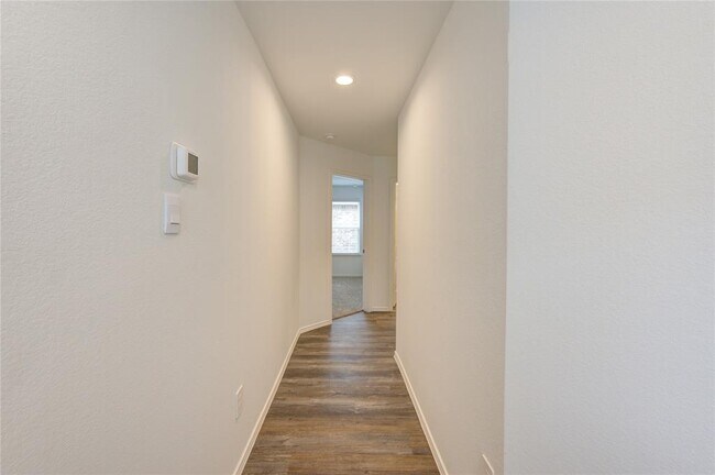 Building Photo - 24434 Elmwood Falls Dr