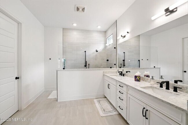 Building Photo - Beautiful Home in Silverleaf