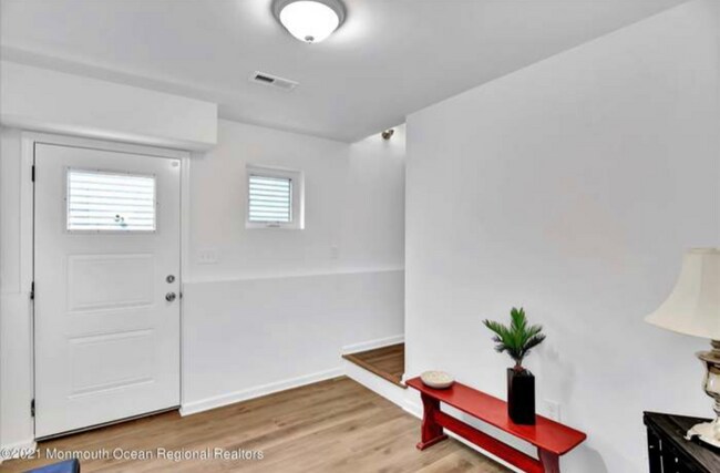 Building Photo - 1138 Springwood Ave