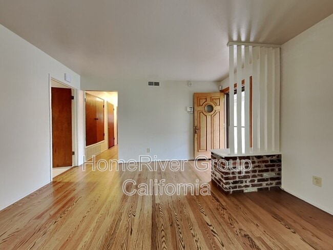 Building Photo - 3413 S Port Dr