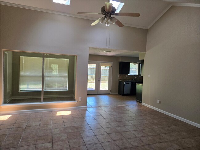 Building Photo - 2515 Maple Tree Ct