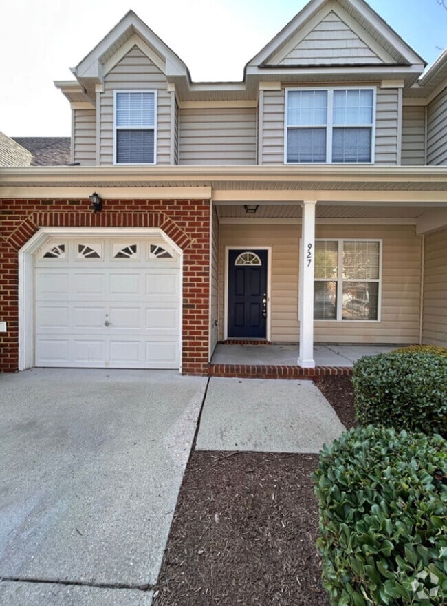 Building Photo - 927 Hunley Dr