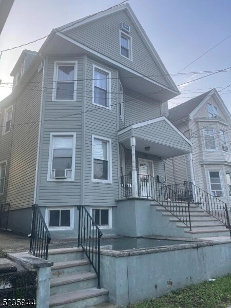 Primary Photo - 135 Union Ave