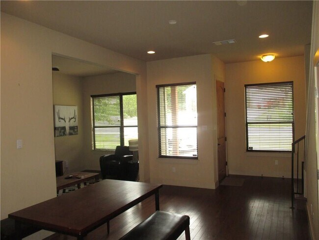 Foto del edificio - 4610 Windy Brook Dr