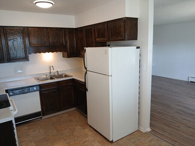 Foto del edificio - 4211 Forrest Hill Rd