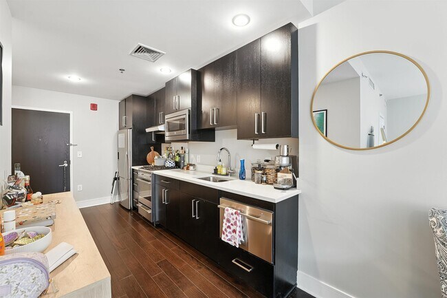 Foto del edificio - 1100 Maxwell Ln
