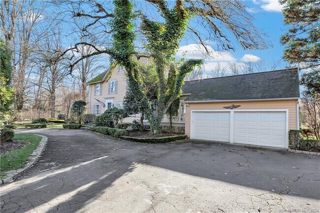Building Photo - 53 Sylvan Rd N