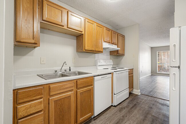 Foto del edificio - ReNew Bartlett Village