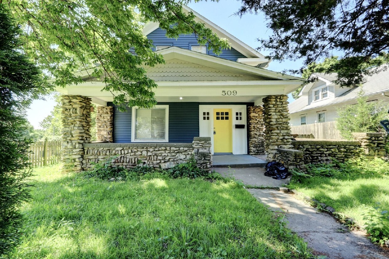 509 Pottawatomie St, Leavenworth, KS 66048 Room for Rent in