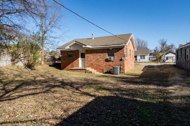 Building Photo - 2 Bed / 1 Bath rental property