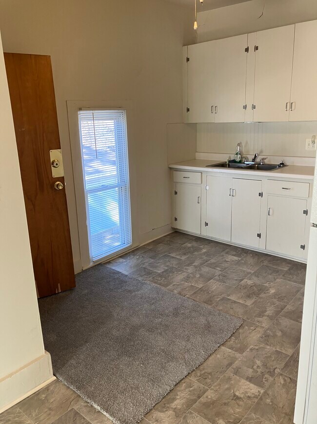 504 1/2 cocina - 504 E Clinton St.