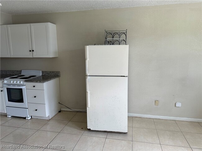 Building Photo - 206 Golf Villas Ct NW